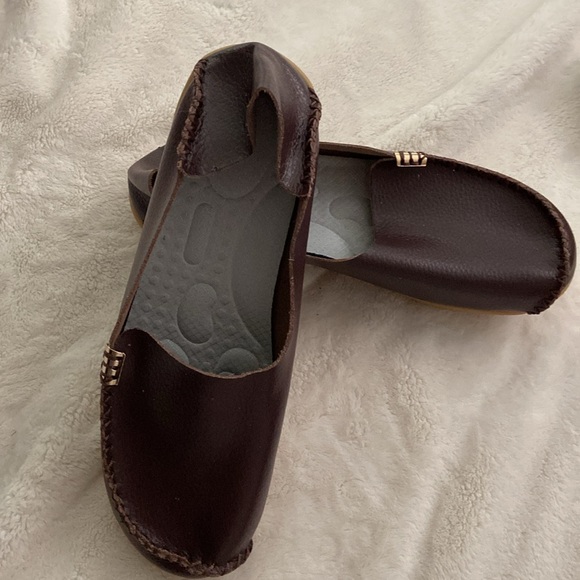 Size 41 New Women's Comfort Walking Shoe in Burgundy Leather - Picture 10 of 15